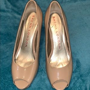 Sacha London tan patent leather heels size 7